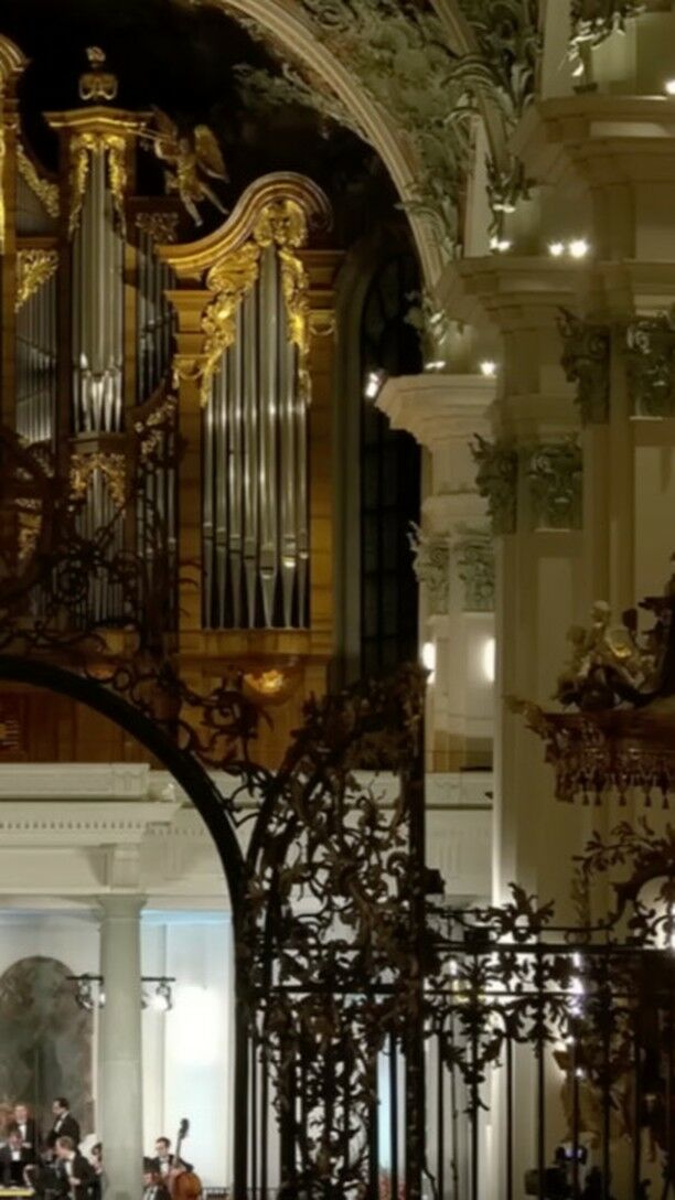 Bachwerk der Woche: Messe g-Moll BWV 235 - Eingangschor. 

Live-Aufnahme aus der Kathedrale St. Gallen (15. September 2022).

Chor und Orchester der J. S. Bach-Stiftung

Rudolf Lutz, Leitung